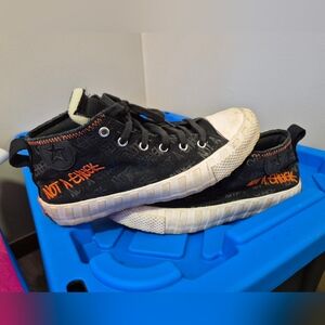 Converse Not A Chuck Size 7